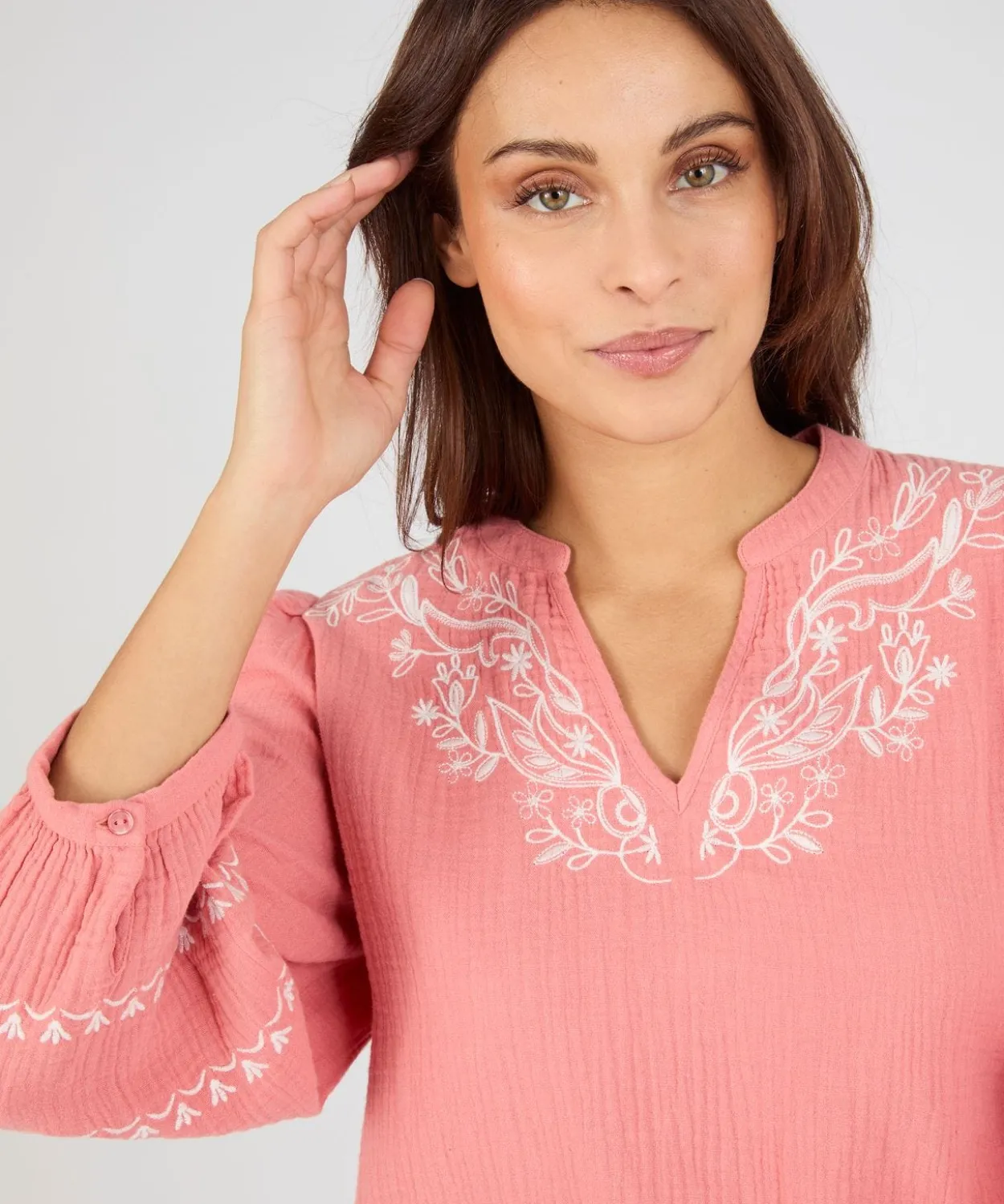 Blouse brodée en gaze de coton