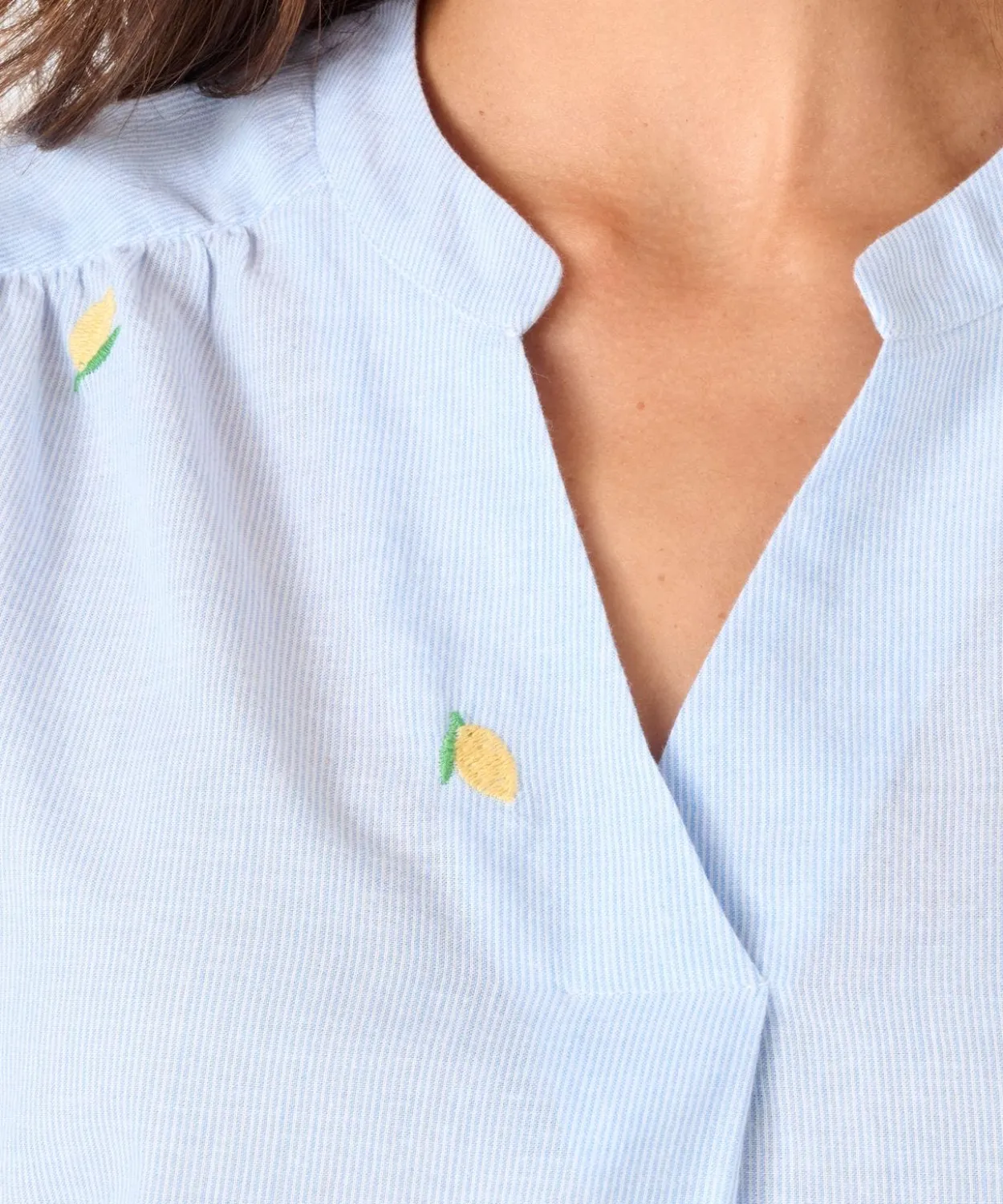 Blouse rayée et brodée citrons