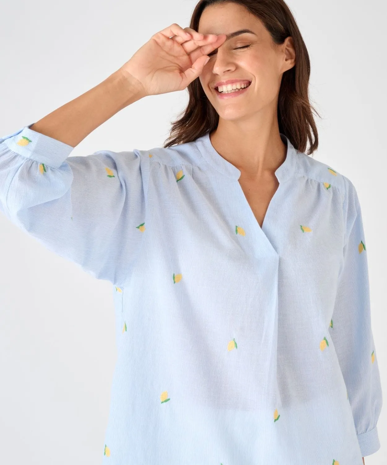 Blouse rayée et brodée citrons