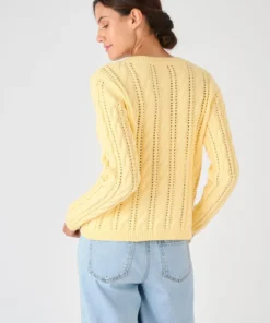 Cardigan maille ajourée et torsades