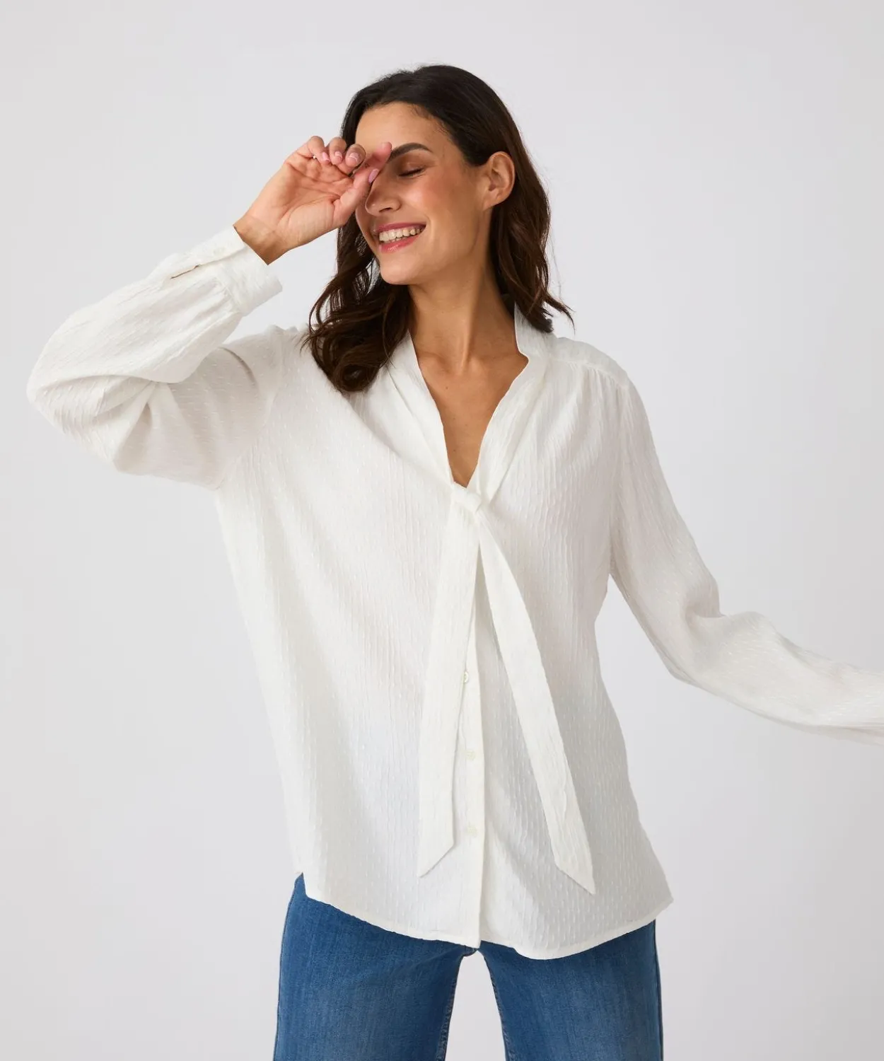 Chemisier lavallière jacquard reliéfé