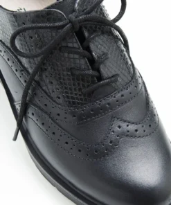 Derbies bout fleuri à lacets