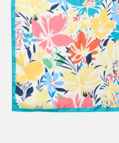 Foulard fleuri effet satiné