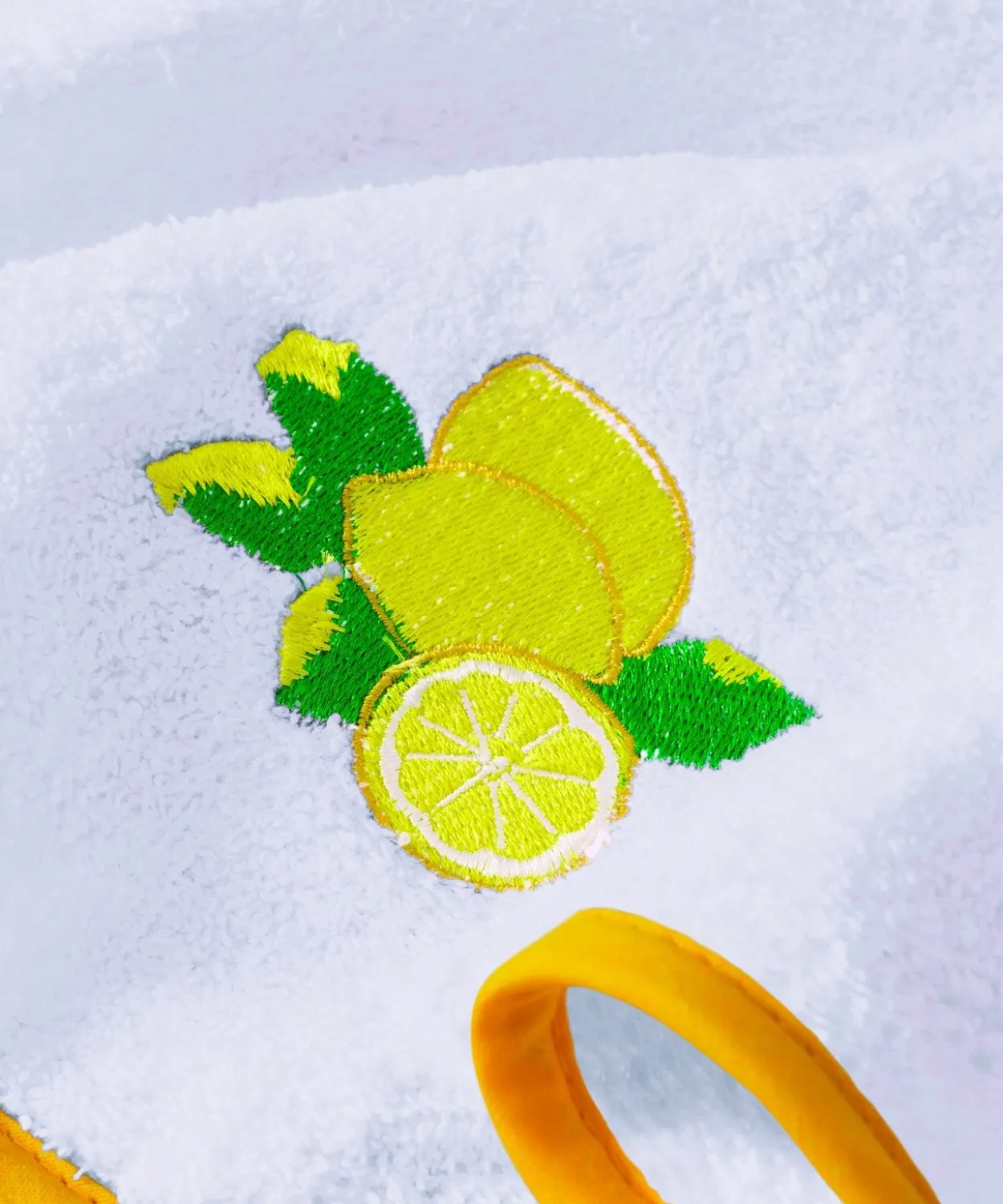 Lot de 2 essuie-mains ronds en tissu éponge motif citrons