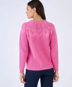 Pull détails ajourés