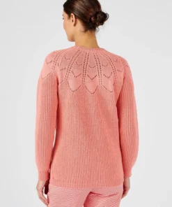 Pull détails ajourés