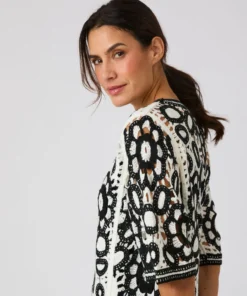 Pull effet crochet bicolore