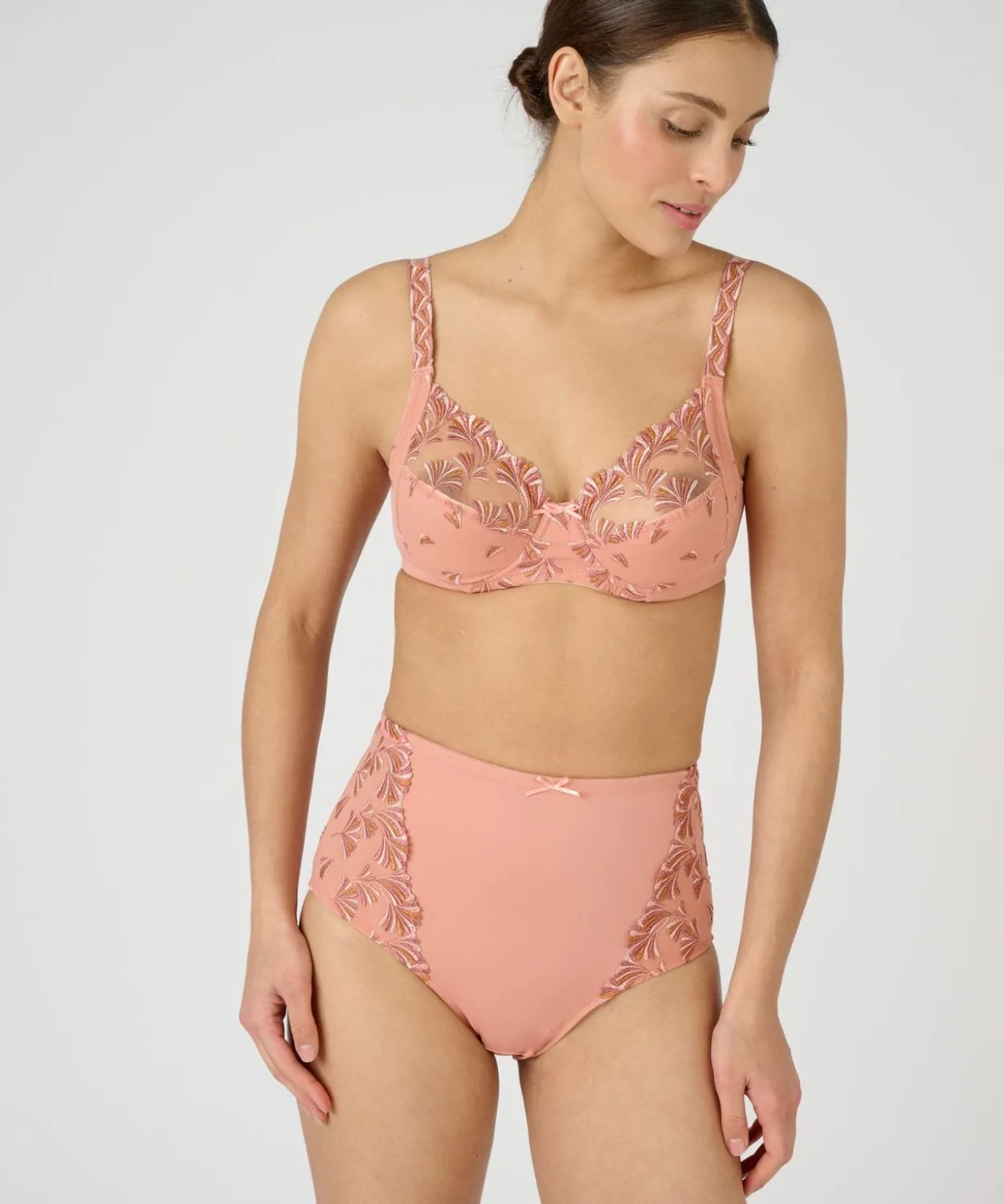 Soutien-gorge armatures brodé BELLA de Damart