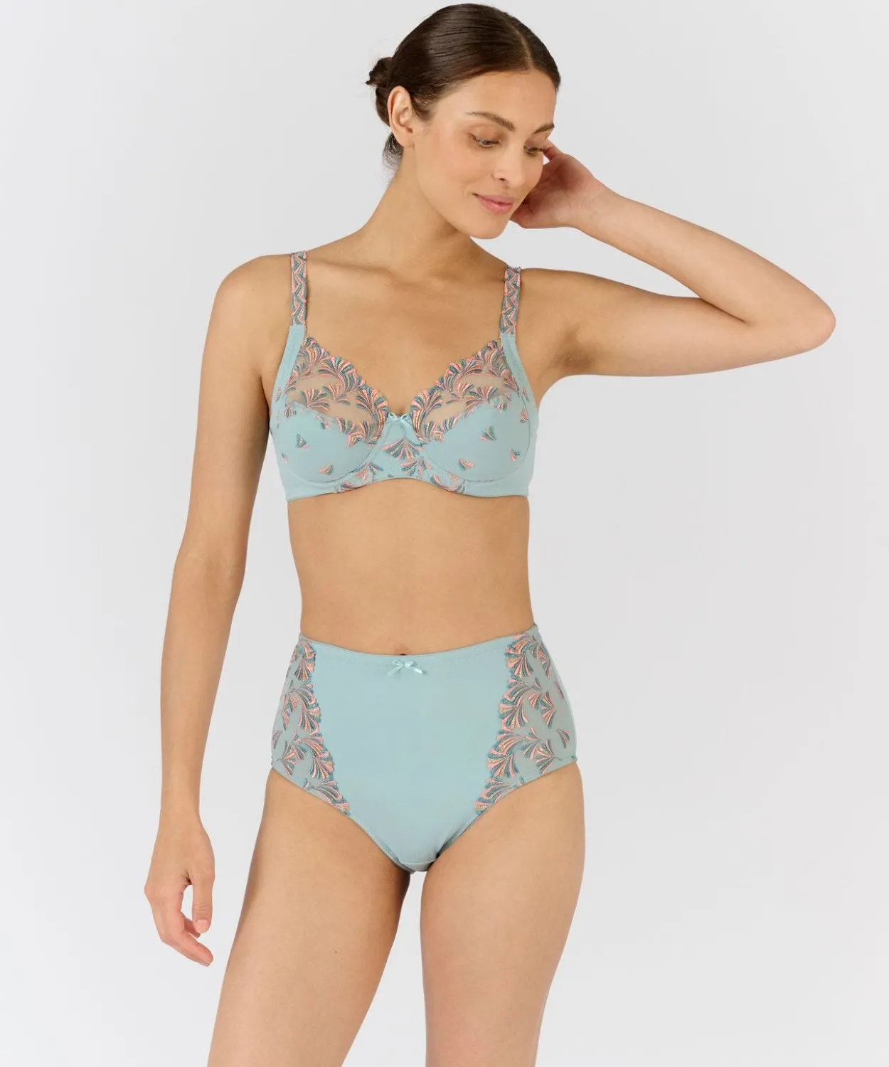 Soutien-gorge armatures brodé BELLA de Damart