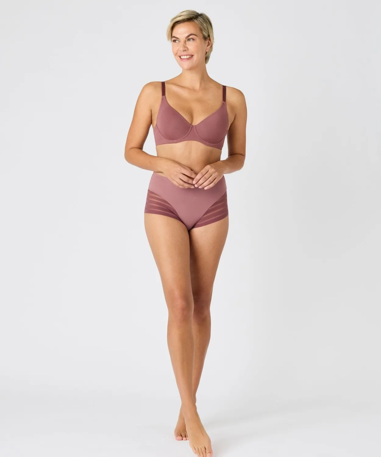 Soutien-gorge bonnets moulés à armatures