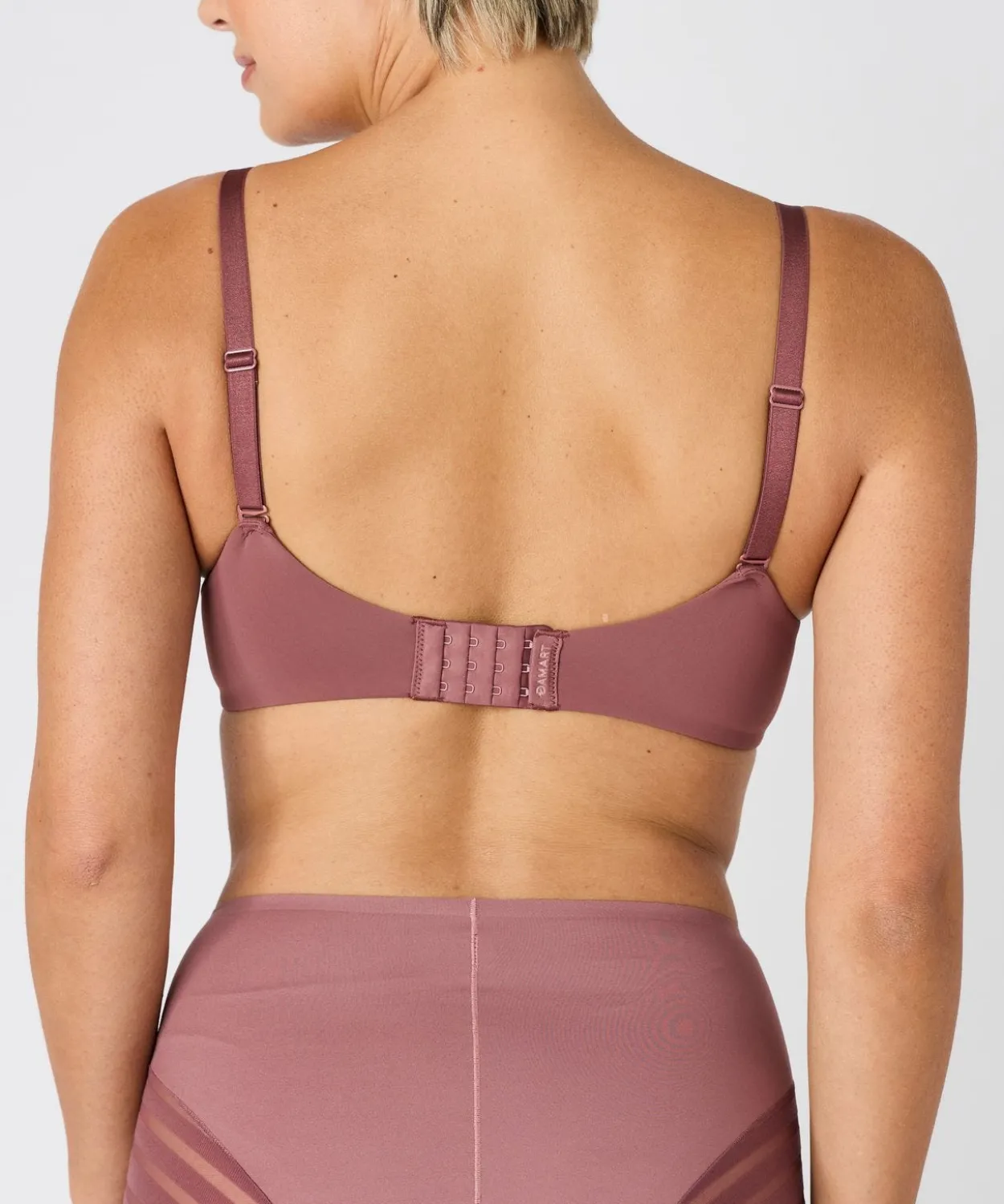 Soutien-gorge bonnets moulés à armatures