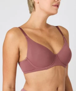 Soutien-gorge bonnets moulés à armatures