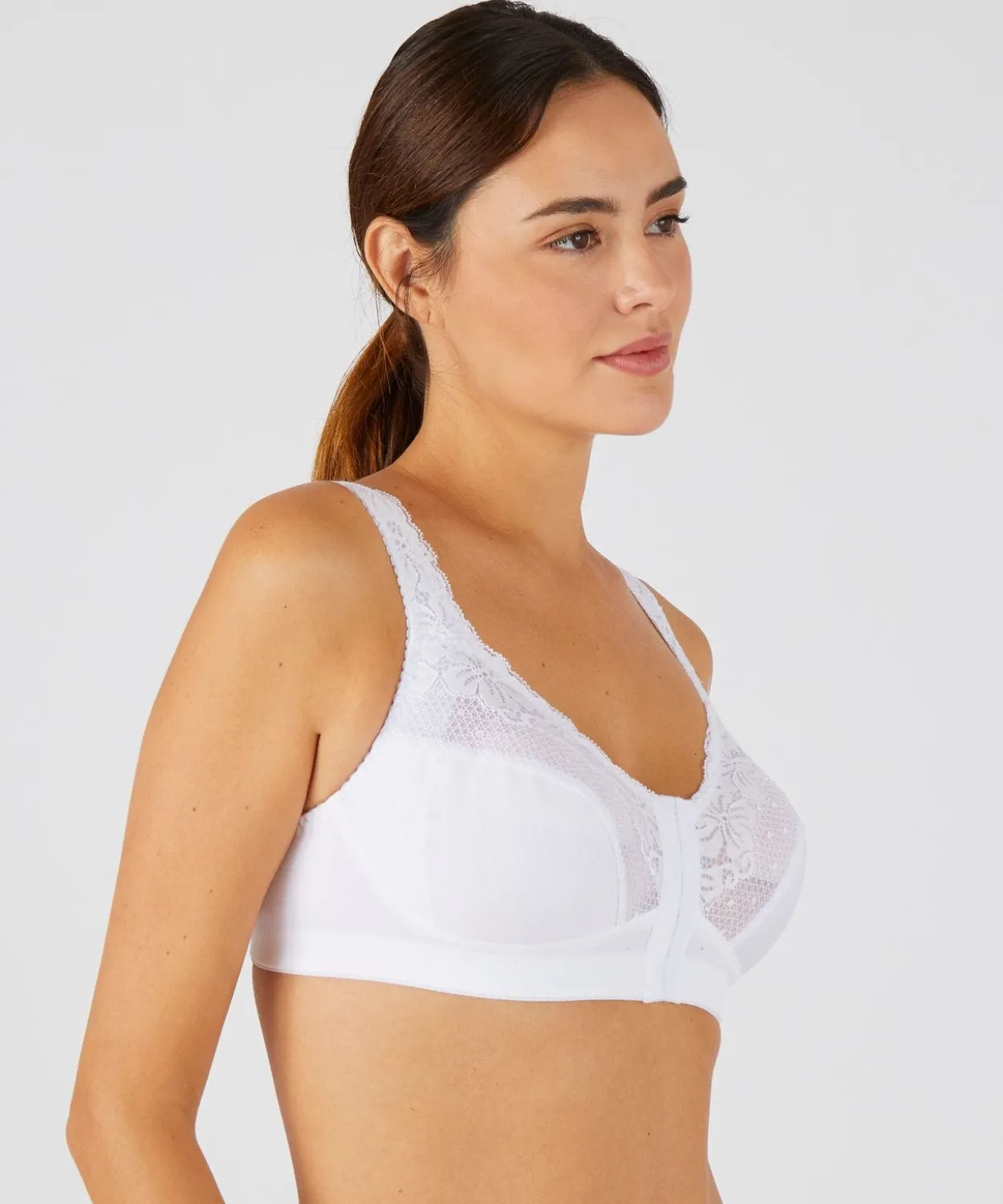 Soutien-gorge sans armatures, ouvert devant