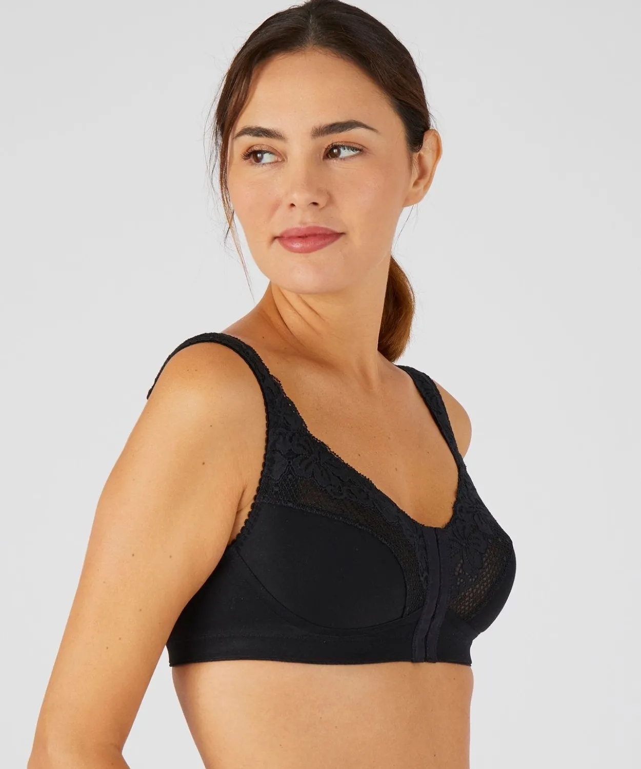 Soutien-gorge sans armatures, ouvert devant
