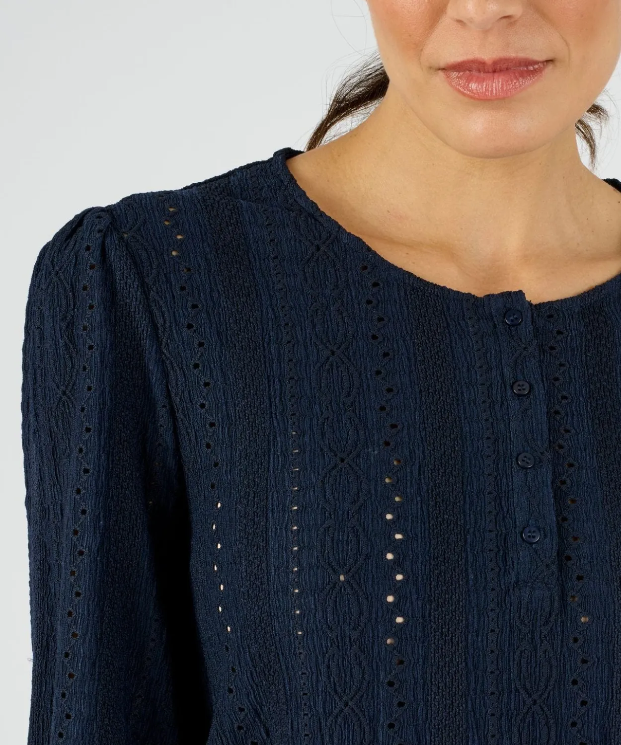 Top maille jacquard stretch ajourée et brodée