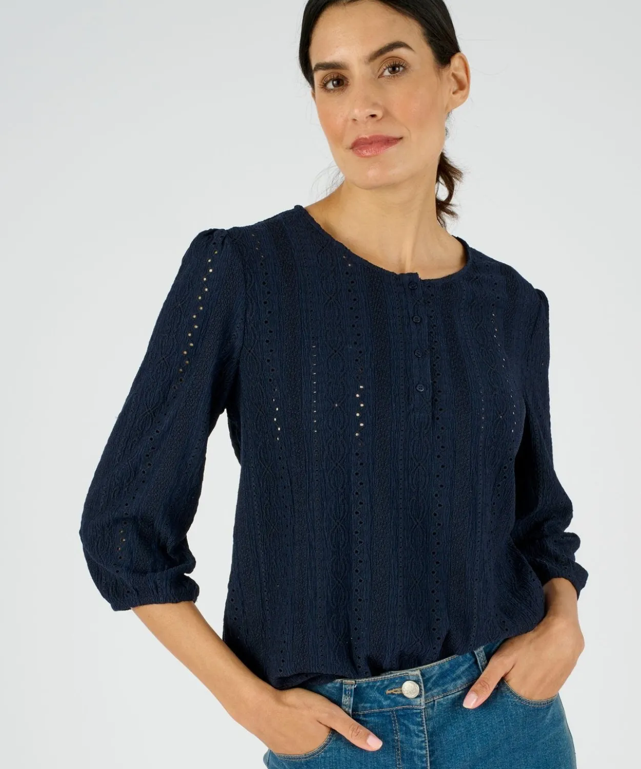 Top maille jacquard stretch ajourée et brodée