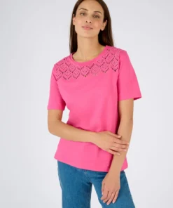 T-shirt broderies ajourées