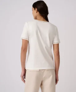 T-shirt motif placé