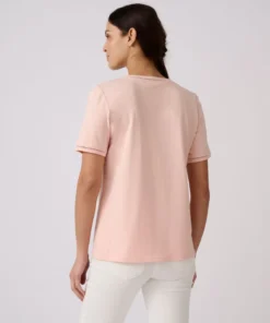 T-shirt motif placé